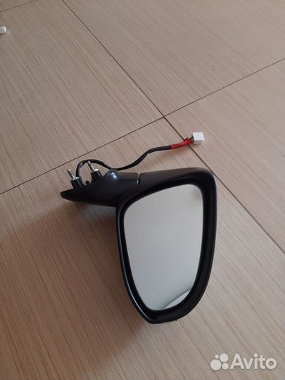 Зеркало боковое правое Toyota Spade 2013г в Иркутс