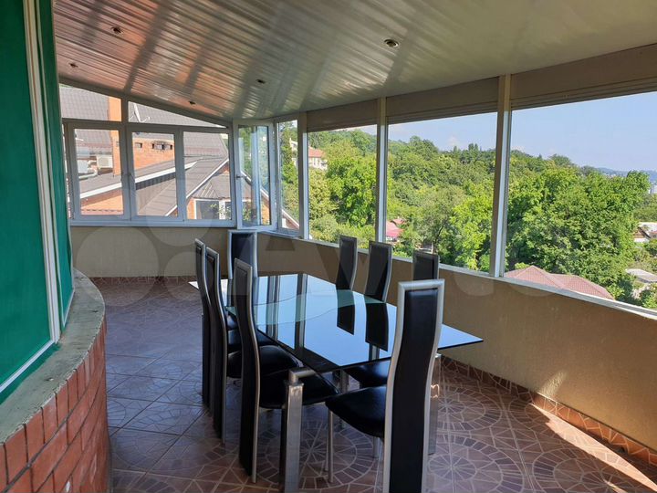 Дом 160 м² на участке 4 сот.