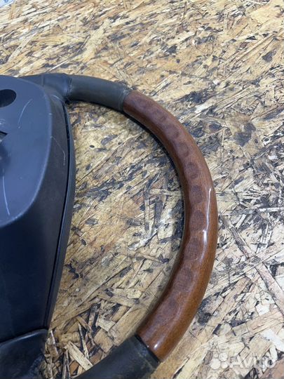 Руль дерево с подушкой Мицубиси Паджеро 3 V70