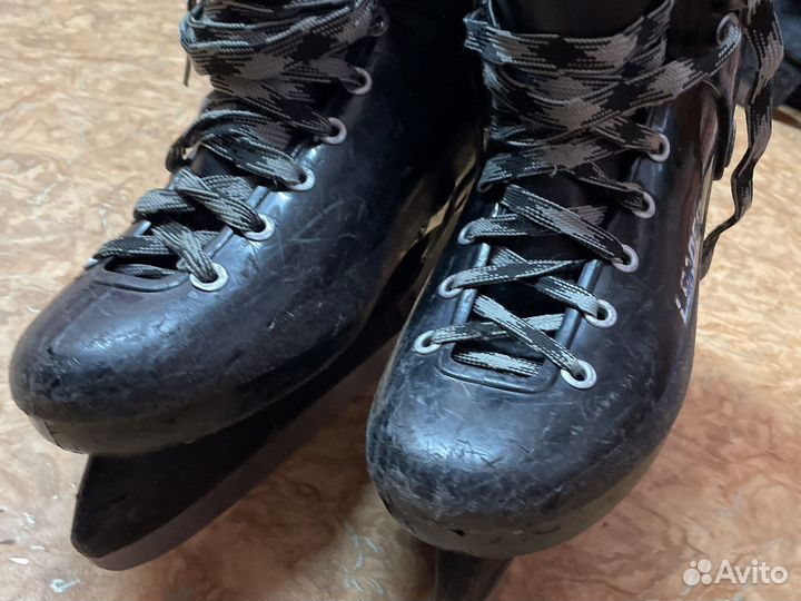 Коньки хоккейные