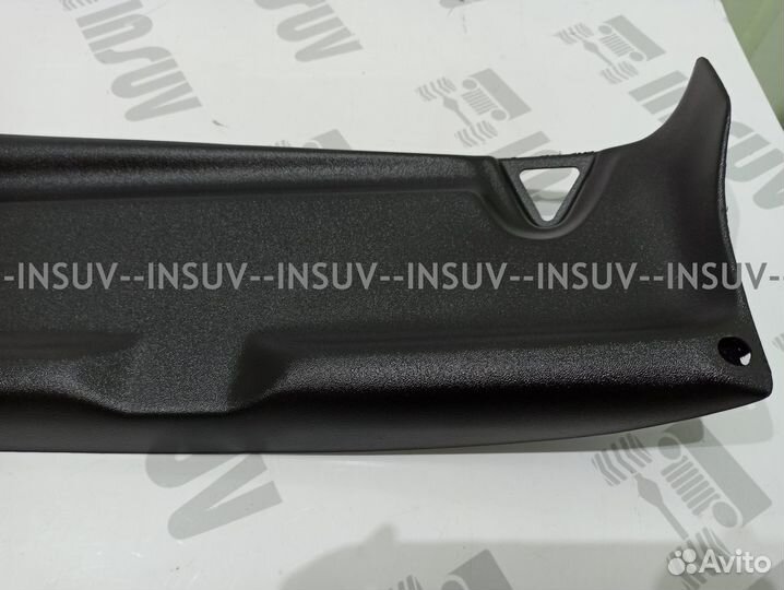 Облицовка потолка черная с плафоном без обтяжки