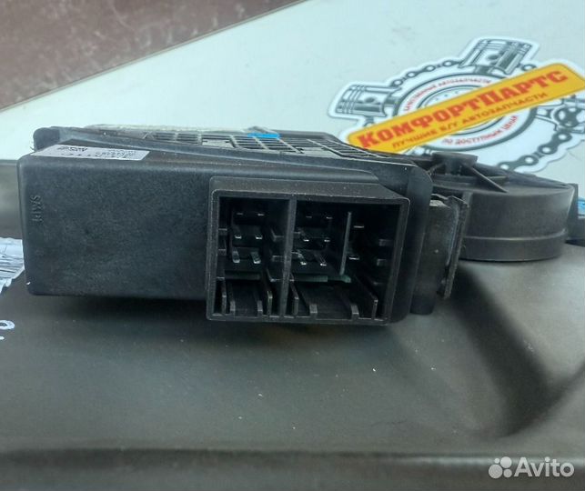 Стеклоподъемник передний L Шкода Румстер 1 Фабия 2