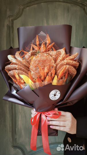 Мужской букет из раков и краба