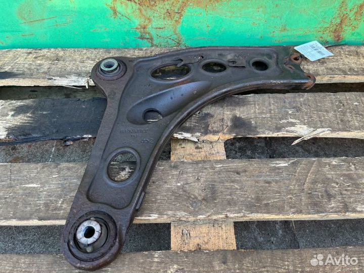 Рычаг передний правый Opel Vivaro