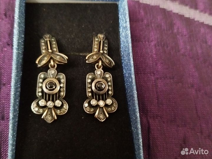 Золотые серьги с бриллиантами