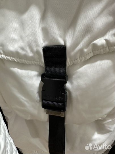 Пуховик Pinko 44 размер белый с черной подкладкой