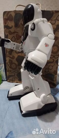 Игрушка робот