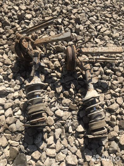 Ford contour задняя стойка