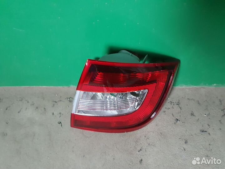 Фонарь правый лифтбек для Skoda Rapid 1