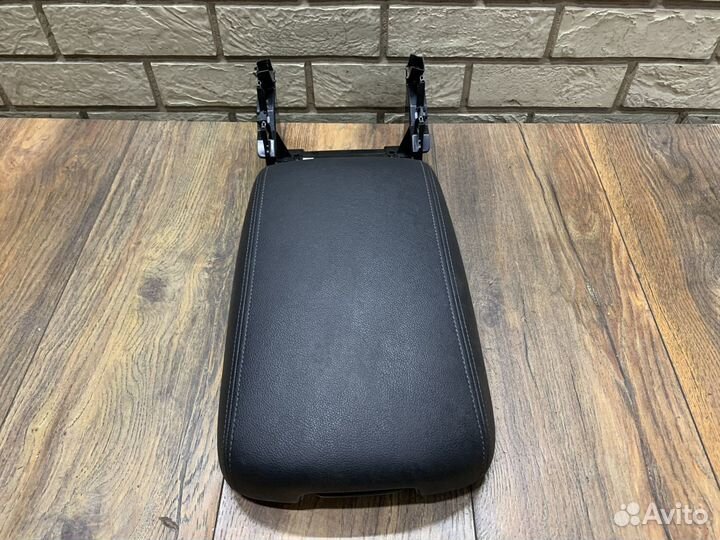 Kia Sorento III Prime Подлокотник