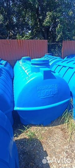 Емкость пластиковая под воду для дома