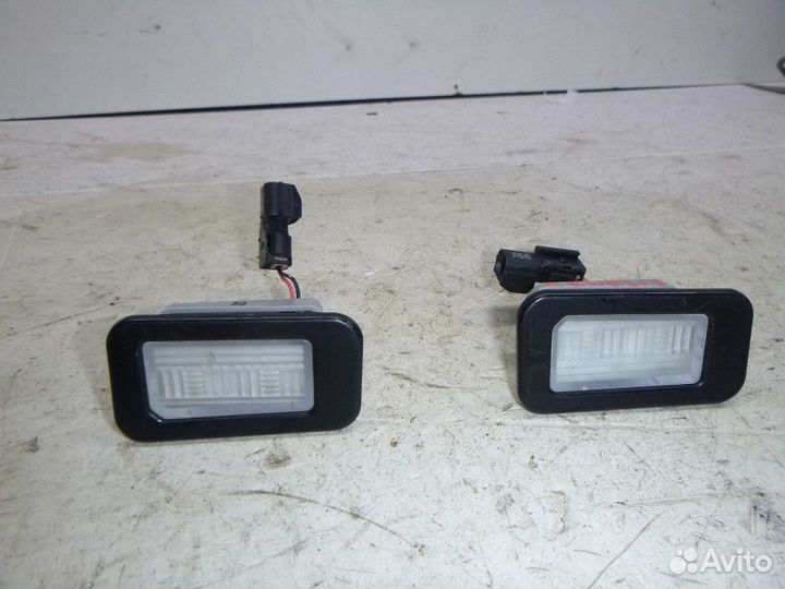 Плафон освещения номера genesis genesis G70 1 2017