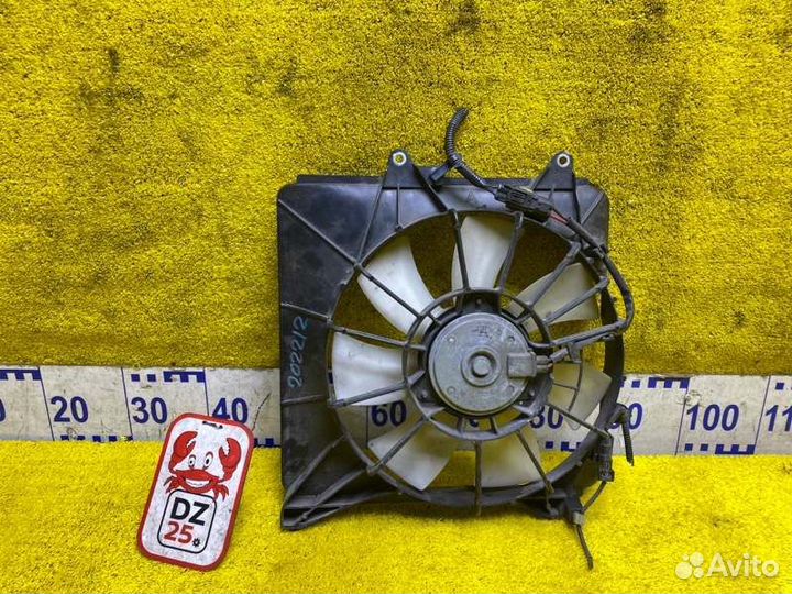 Диффузор радиатора передний правый Honda Fit