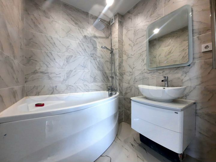 2-к. квартира, 60 м², 13/17 эт.