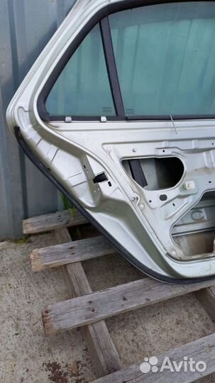 Дверь задняя, левая. В лагуна 2
