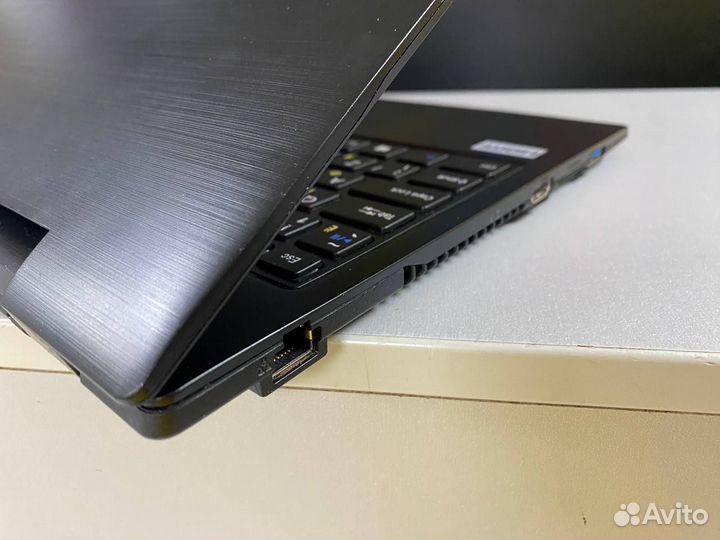 Ноутбук Aquarius Pentium 4415U / 4GB + SSD 120GB