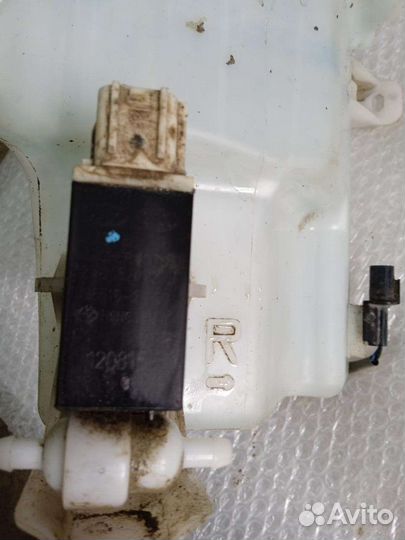 Бачек омывателя с моторчиком Kia Ceed 2 JD