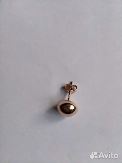 Серьга золотая