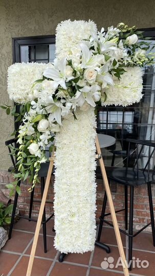 Траурная флористика венок