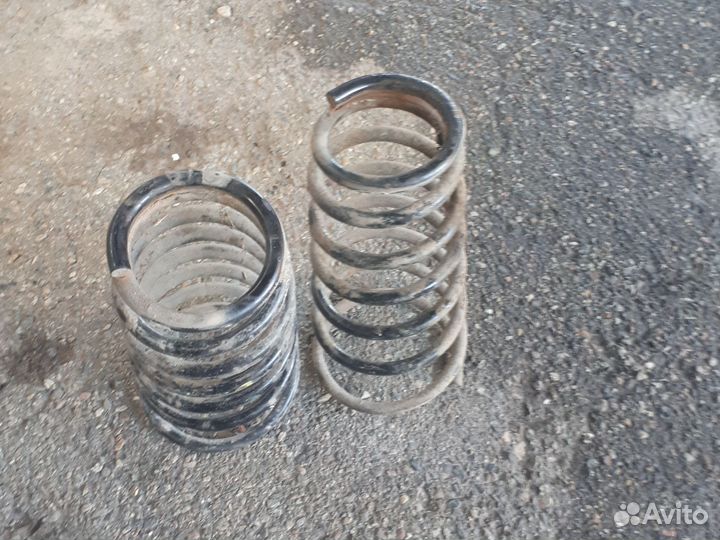 Задние пружины на акцент