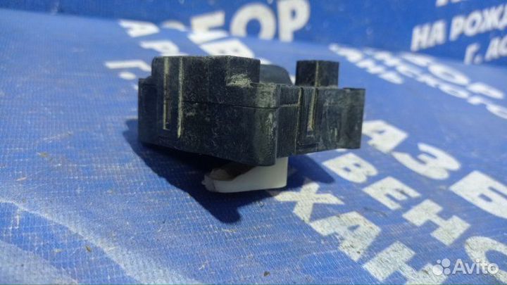 Моторчик заслонок отопителя Mitsubishi Pajero 3