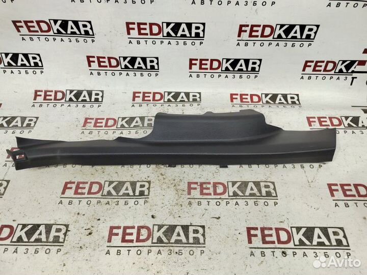 Накладка задней стойки задняя левая Toyota Corolla