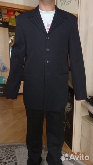 Платье и костюмы