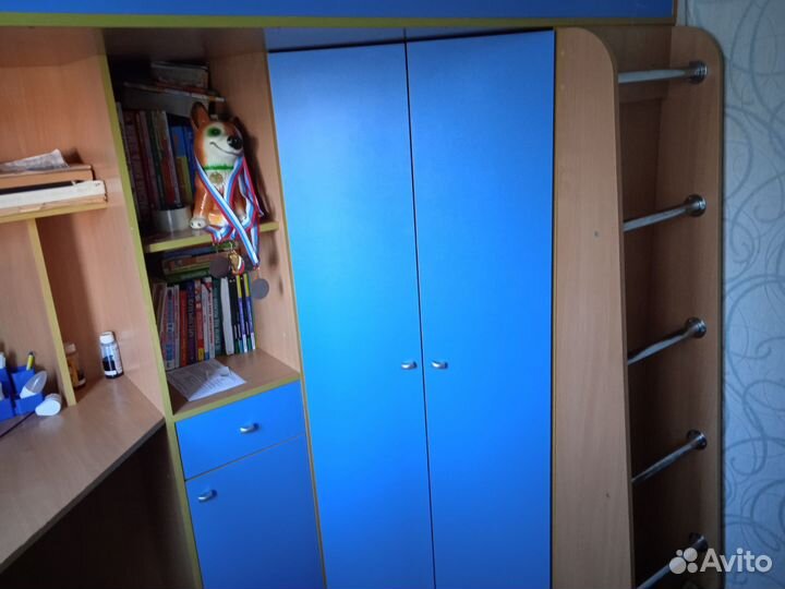 Уголок школьника с кроватью