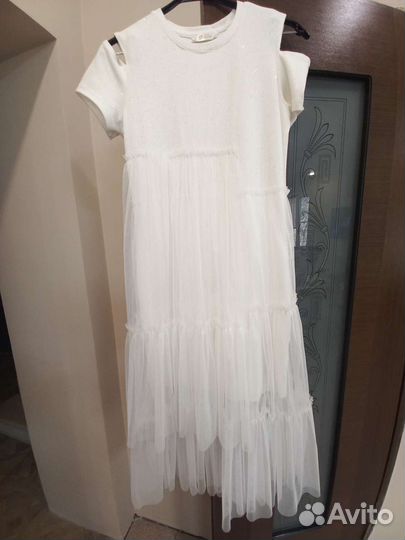 Платье для девочки в хорошем состоянии