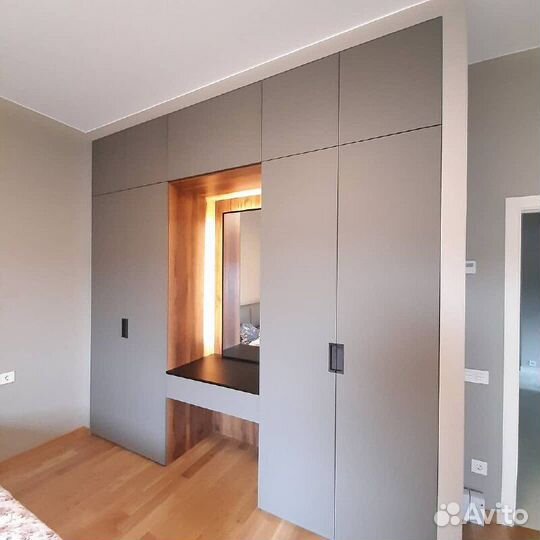 Шкаф распашной