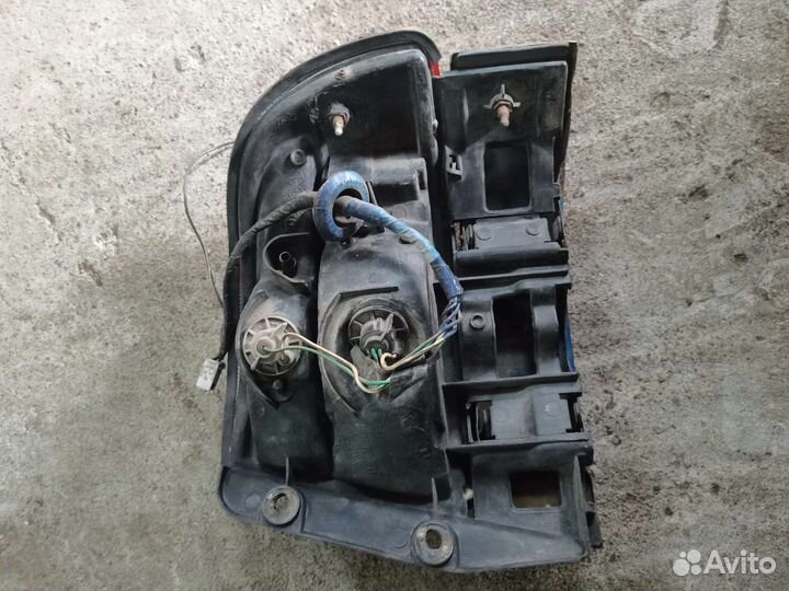 Фонарь Toyota carina e