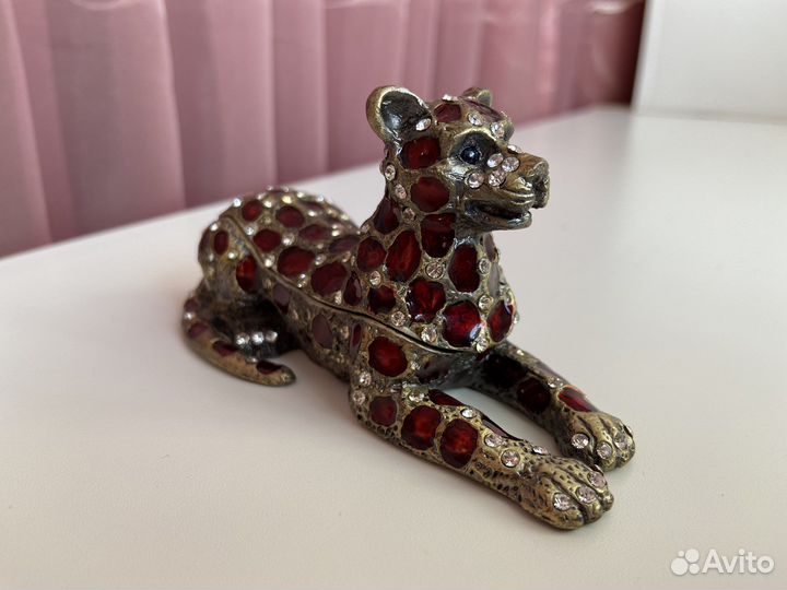 Шкатулка со стразами