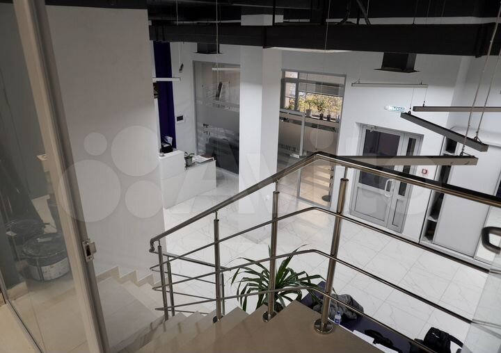 Помещение с евроремонтом, 305.3 м²