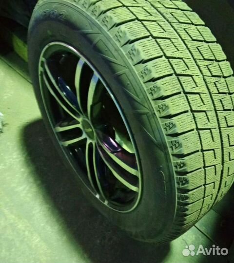 Bridgestone Blizzak Revo2 215/60 R17
