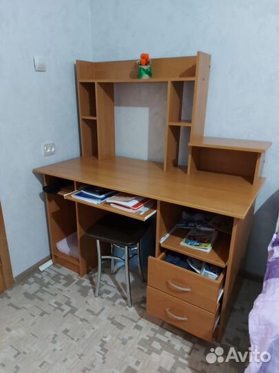 Письменный стол