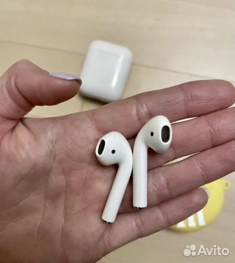 Оригинал. Наушники AirPods 2019 в зарядном футляре