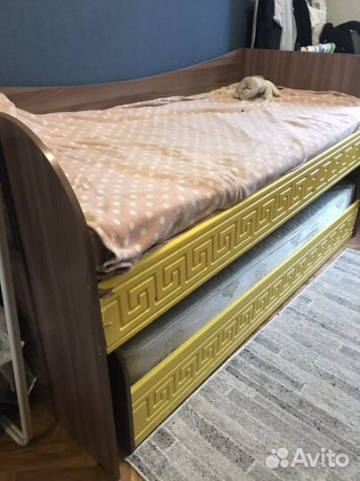 Двухъярусная кровать