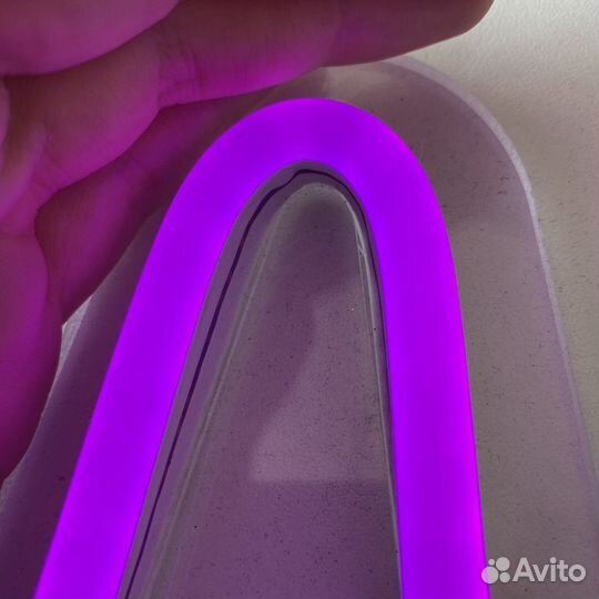 Неоновая вывеска WOW