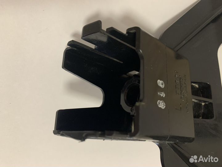 Форсунка омывателя фар левая на Lexus RX 300/350