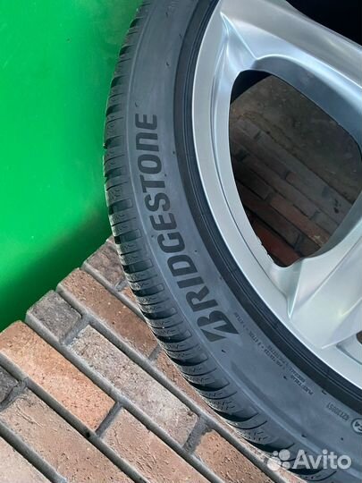 Зимняя резина bridgestone на литых дисках AEZ r22