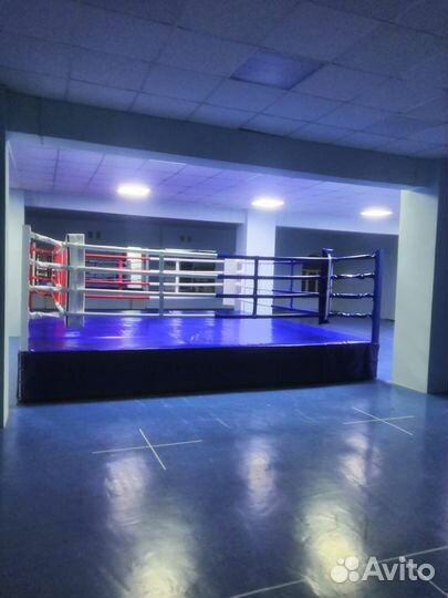 Ринг на помосте высота 0.5м
