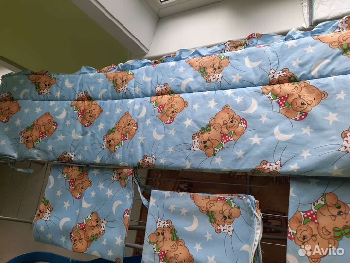 Комплект в детскую кроватку с бортиками