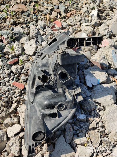 Противотуманная фара левая Opel Astra j