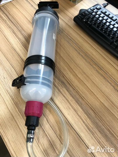 Шприц для технических жидкостей 1,5л