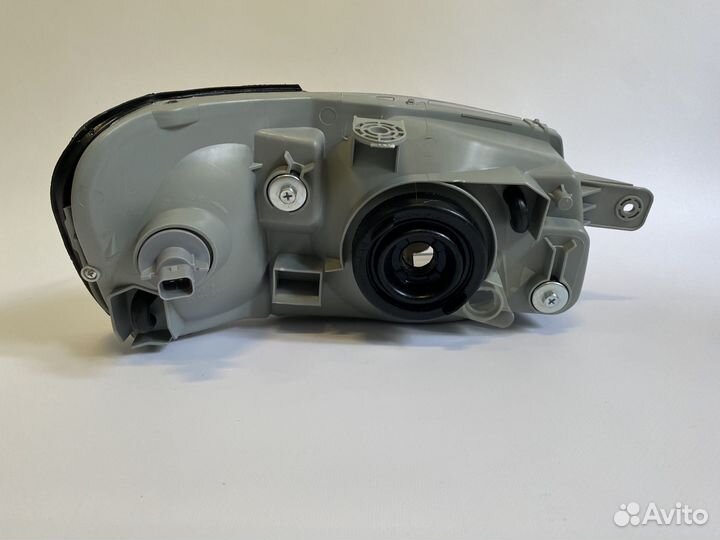 Фара правая Hyundai Accent 06-11