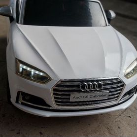 Электромобиль Audi S5 Cabriolet