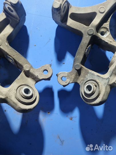 Кулак задний крайслер 300С