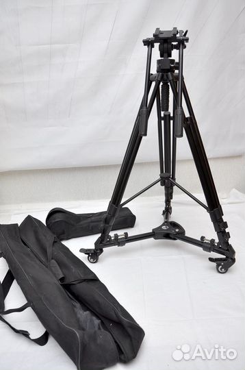 Профессиональная видеокамера Sony HXR-NX5E