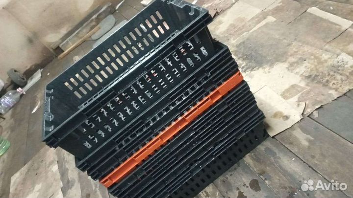 Пластиковые ящики для хранения бу