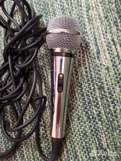 Микрофон для караоке проводной